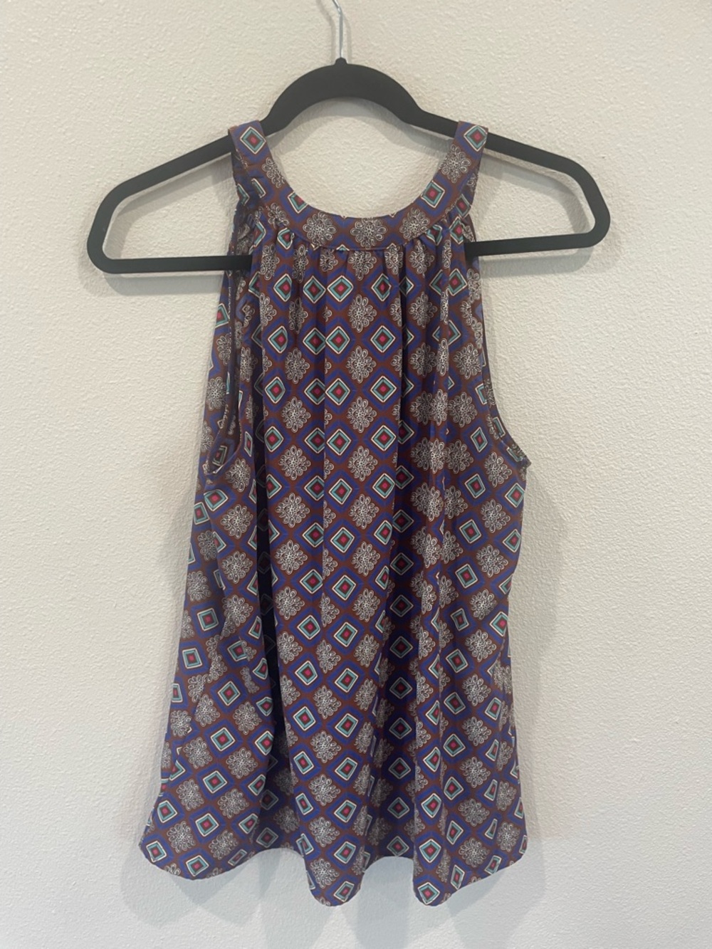 Bobeau Sleeveless Top With Bohemian-Inspired Floral & Geometric Print - Picture 9 of 9